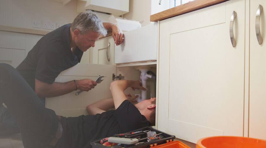Professional burst pipe repair services in Akron, IA